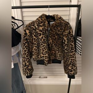 Fluffy leopard bomber vintage urban